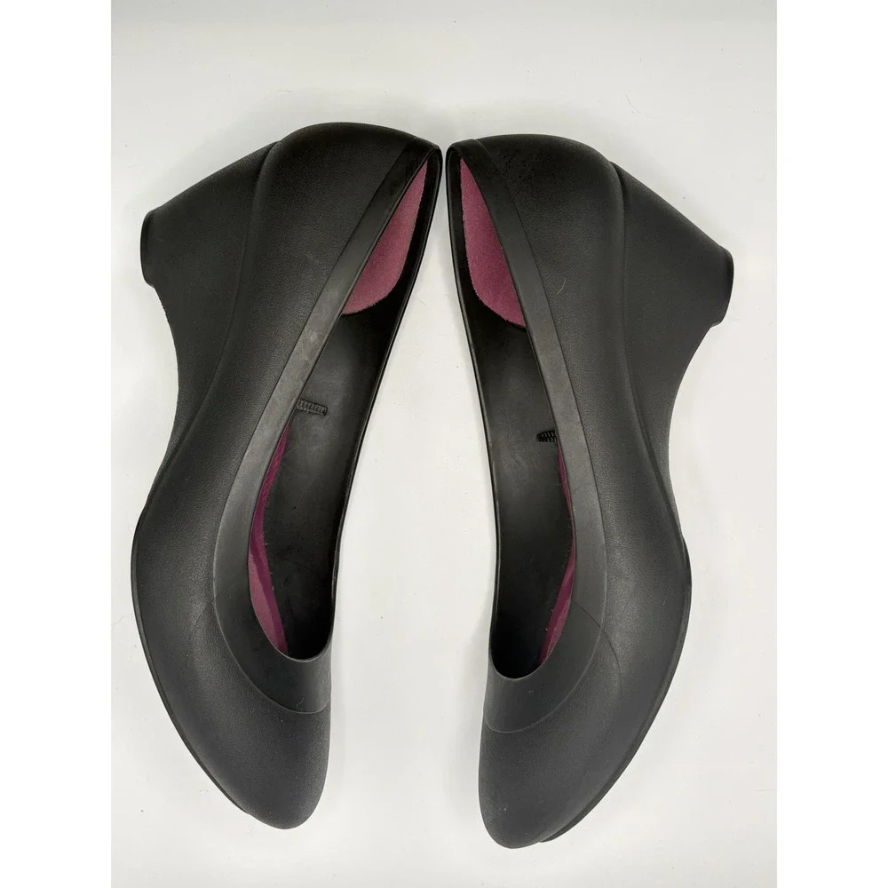 Crocs Lina Wedge Pumps Black Pink Dual Comfort Round Toe Shoes Womens 9
